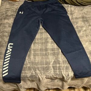 Under Armour men’s Navy Joggers.